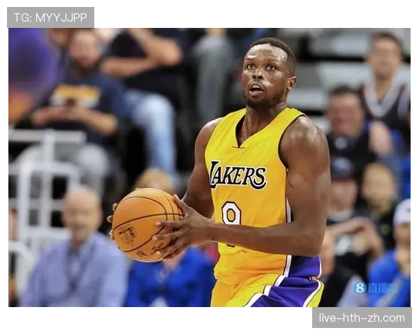 回场规则差异解析：NBA与FIBA在球权转换时的回场判罚标准有何不同？